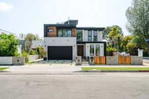Venice Modern Mansion with Pool Spa & Rooftop Deck